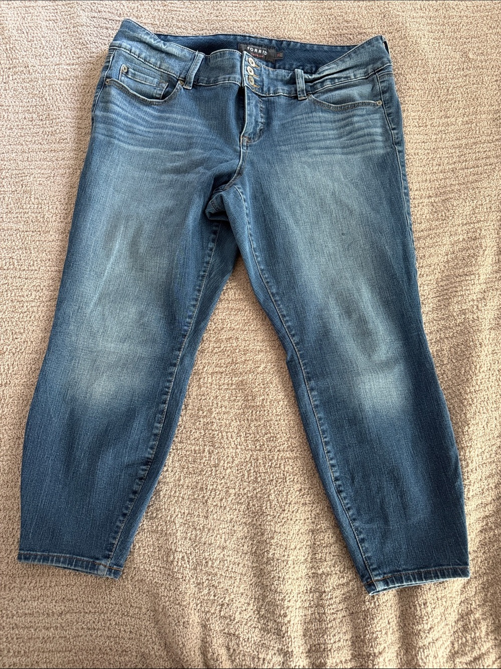 torrid Mid Wash Blue Ankle Crop Jeans